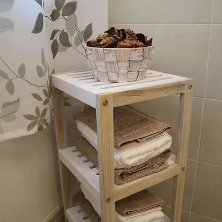 アパート White *