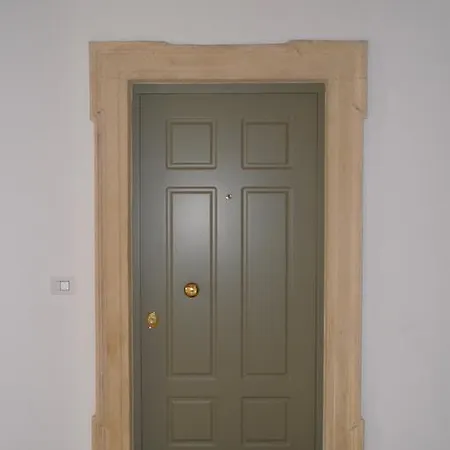 Apartament White *