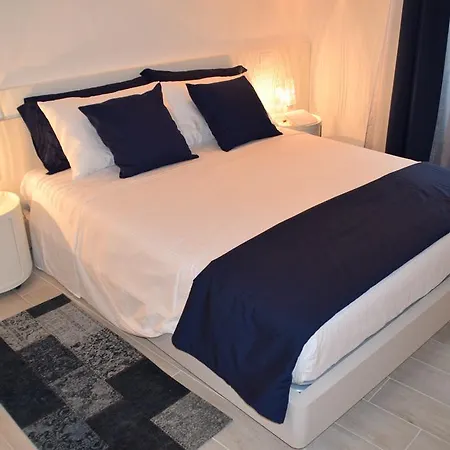 Apartment White *